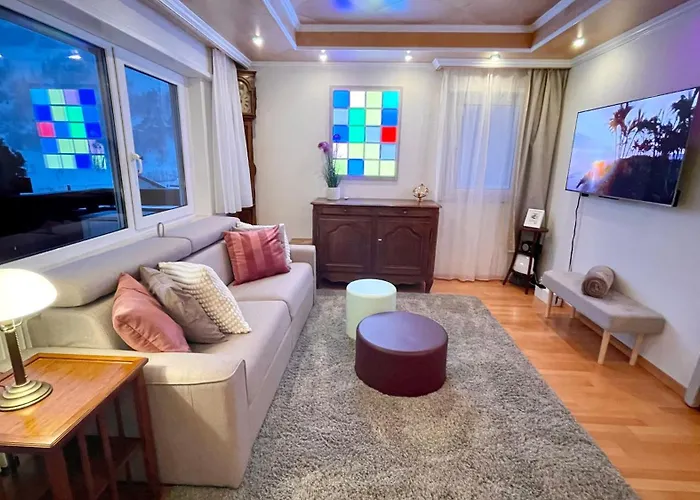 Sunny-nest, Garden Apartman *