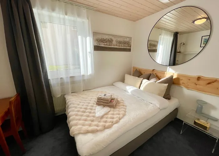 Sunny-nest, Garden Apartman *